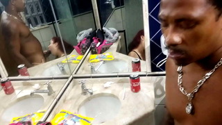 AMATEUR FUCK IN BATH WITH A BBC COCK